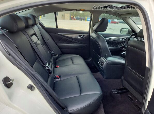 JN1EV7AP9HM733814 2017 INFINITI Q50 White Widok tylnych siedzeń