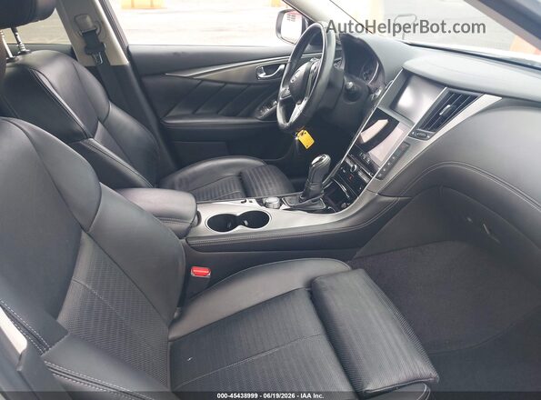 JN1EV7AP9JM364071 2018 INFINITI Q50 White Vista interior delantera