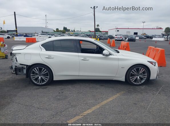 JN1EV7AP9JM364071 2018 INFINITI Q50 White Vista interior trasera