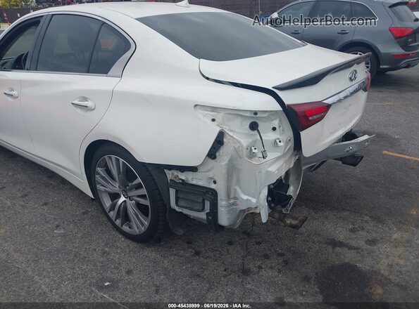 JN1EV7AP9JM364071 2018 INFINITI Q50 White 