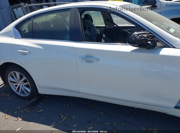 JN1EV7APXGM305586 2016 INFINITI Q50 White Widok wnętrza z tyłu