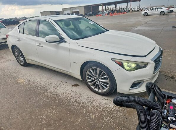 JN1EV7APXJM363057 2018 INFINITI Q50 Белый Передняя правая четверть