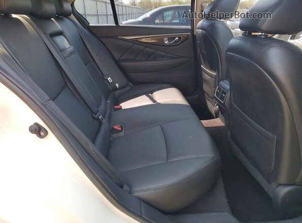 JN1EV7AR1JM611908 2018 INFINITI Q50 White Rear seats view
