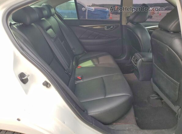 JN1EV7AR7JM445197 2018 INFINITI Q50 White Vista de los asientos traseros