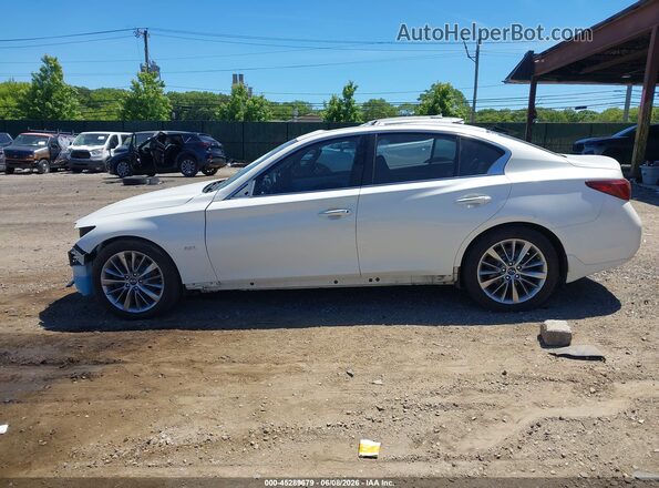 JN1EV7AR9JM431284 2018 INFINITI Q50 White 