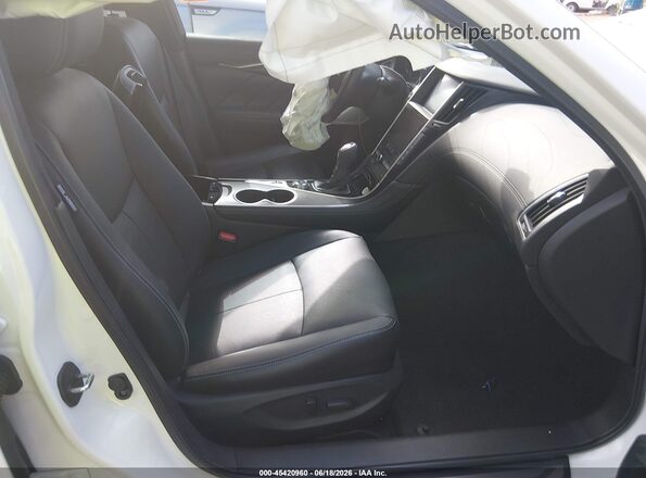 JN1EV7CP3MM700623 2021 INFINITI Q50 Белый Вид салона спереди