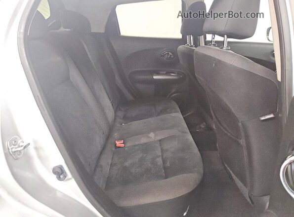 JN8AF5MR1HT701914 2017 NISSAN JUKE Серебряный Вид задних сидений