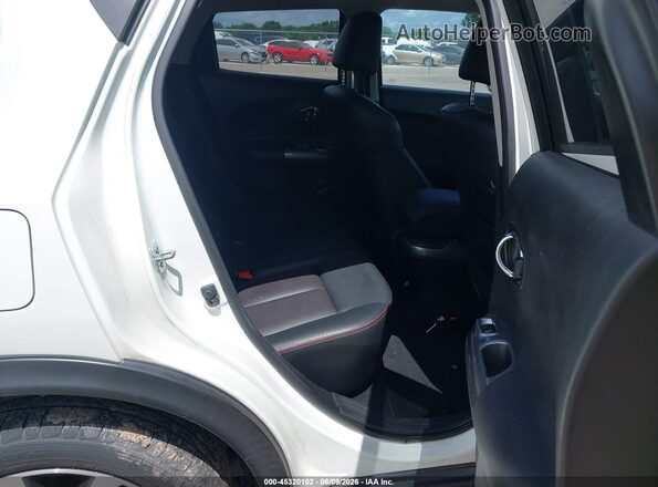 JN8AF5MR3HT704409 2017 NISSAN JUKE White Vista de la etiqueta del VIN