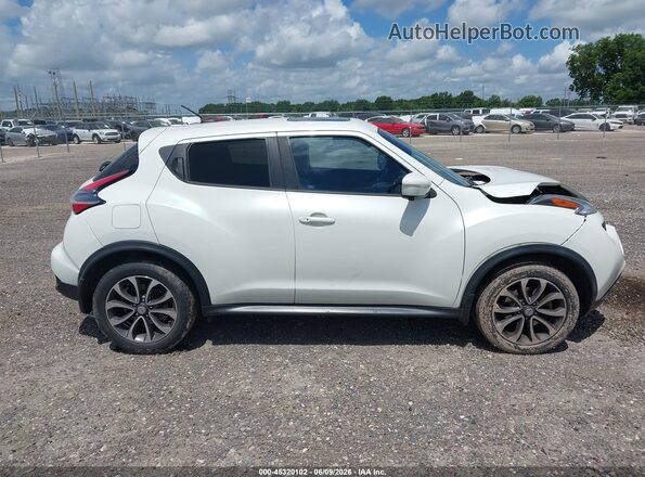 JN8AF5MR3HT704409 2017 NISSAN JUKE White Vista interior trasera