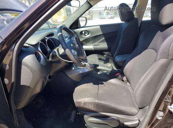 JN8AF5MR3HT704412 2017 NISSAN JUKE Темно-бордовый Вид салона спереди