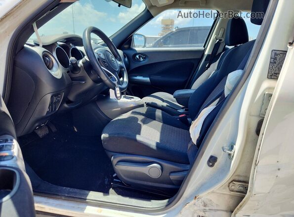 JN8AF5MR5HT701284 2017 NISSAN JUKE Белый Вид салона спереди