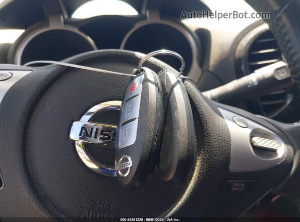 JN8AF5MR8GT601193 2016 NISSAN JUKE Silver Widok deski rozdzielczej