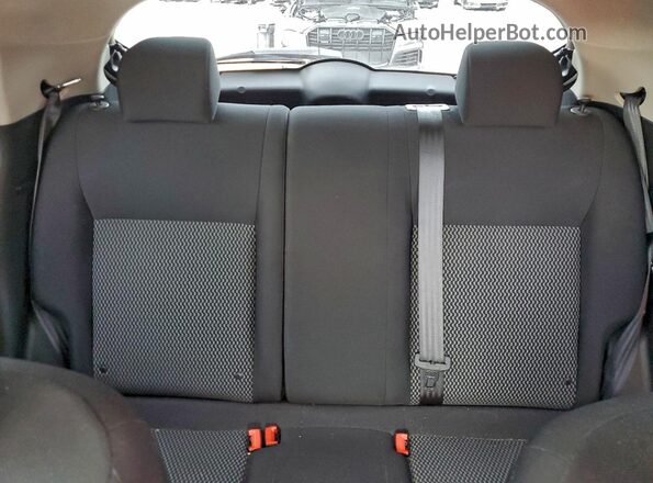 JN8AF5MRXHT704536 2017 NISSAN JUKE White Rear seats view