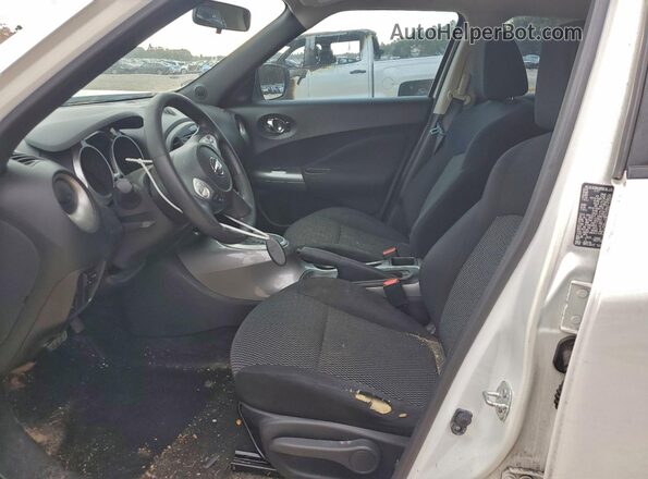 JN8AF5MRXHT704536 2017 NISSAN JUKE White Front interior view