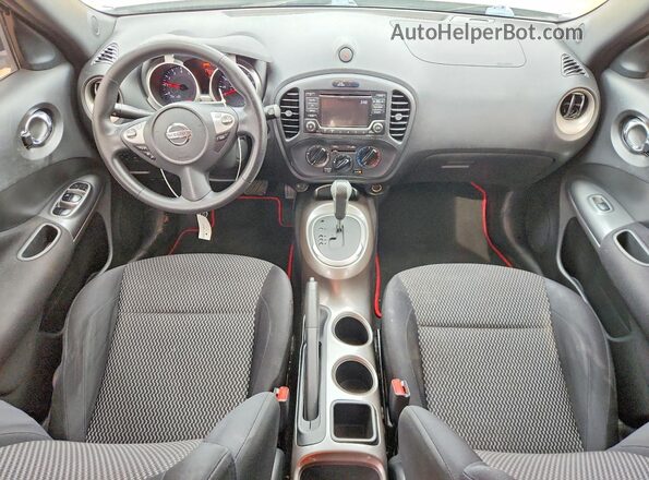 JN8AF5MRXHT705590 2017 NISSAN JUKE Silver Dashboard view
