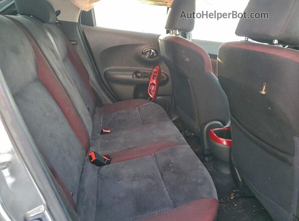 JN8AF5MV0GT653897 2016 NISSAN JUKE Gray Vista interior trasera