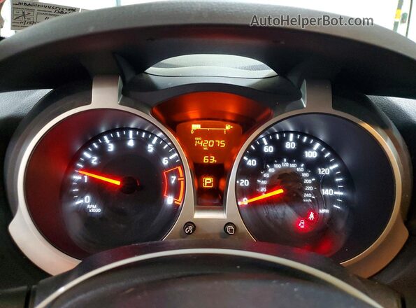 JN8AF5MV4GT657886 2016 NISSAN JUKE Red Սարքավորումների վահանակի տեսք