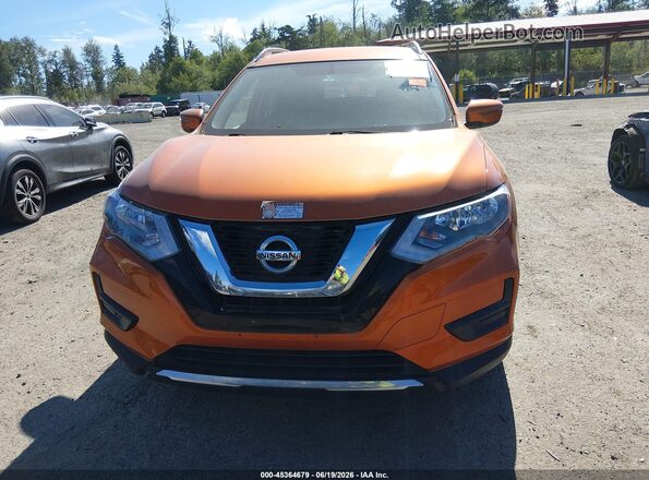JN8AT2MT0HW144494 2017 NISSAN ROGUE Оранжевый Вид задней части салона