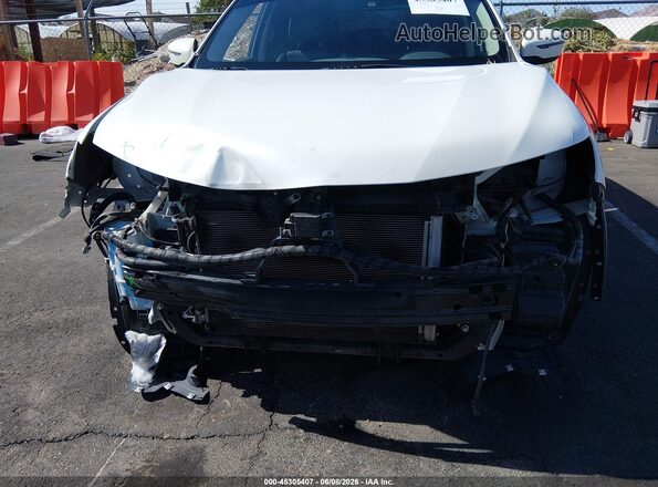 JN8AT2MT0HW151364 2017 NISSAN ROGUE White Widok z przodu