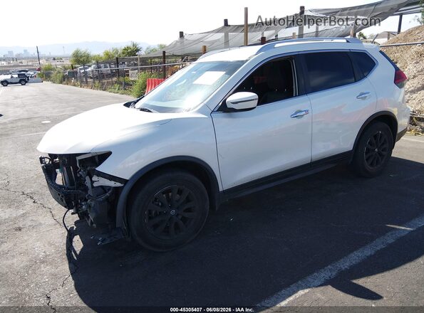 JN8AT2MT0HW151364 2017 NISSAN ROGUE White Przód lewy