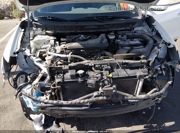 JN8AT2MT0HW151364 2017 NISSAN ROGUE White Widok z tyłu