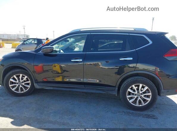 JN8AT2MT0HW153101 2017 NISSAN ROGUE Черный 