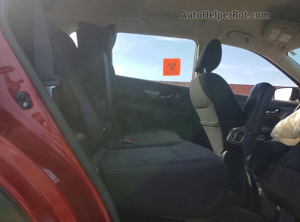 JN8AT2MT0HW394513 2017 NISSAN ROGUE Red Вид задньої частини салону