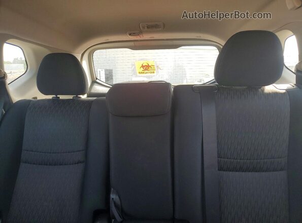 JN8AT2MT0HW394513 2017 NISSAN ROGUE Red Вид задніх сидінь