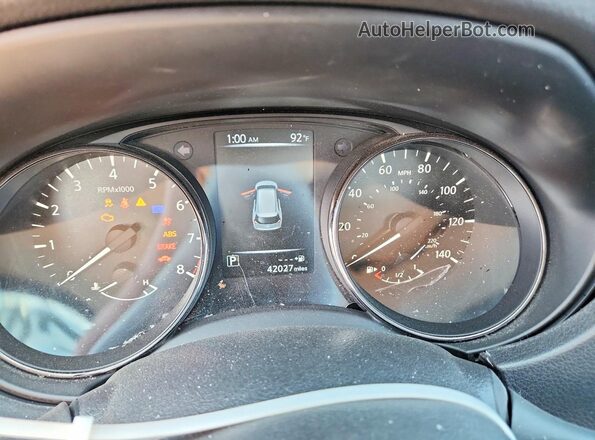 JN8AT2MT0HW394513 2017 NISSAN ROGUE Red Вид щитка приладів