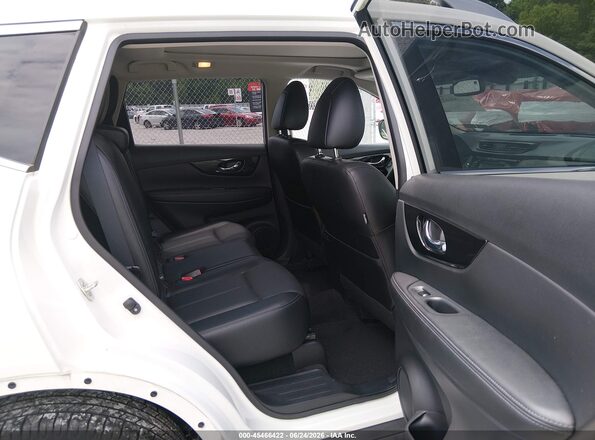 JN8AT2MT0HW405235 2017 NISSAN ROGUE White VIN կոդի պիտակի տեսք