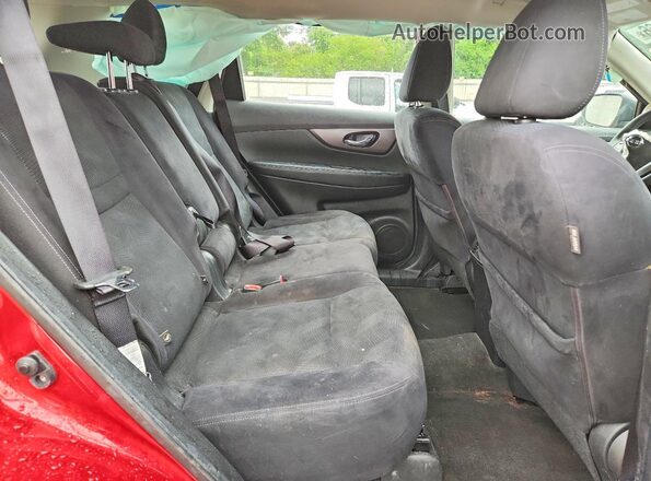 JN8AT2MT1GW014609 2016 NISSAN ROGUE Red Rear interior view