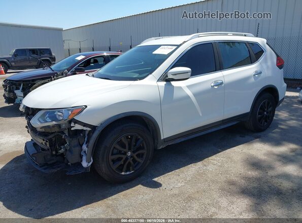 JN8AT2MT1HW133231 2017 NISSAN ROGUE White Front left