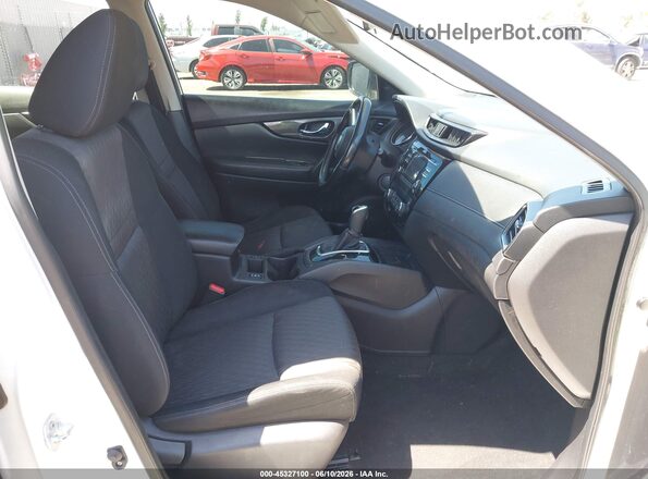 JN8AT2MT1HW133231 2017 NISSAN ROGUE White Front interior view