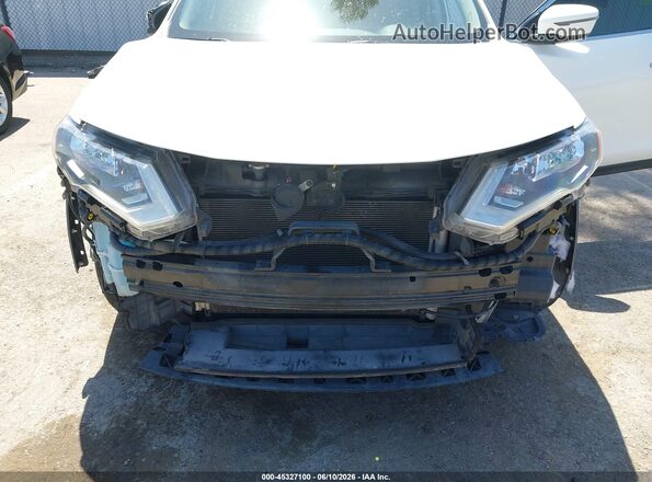 JN8AT2MT1HW133231 2017 NISSAN ROGUE White Front view