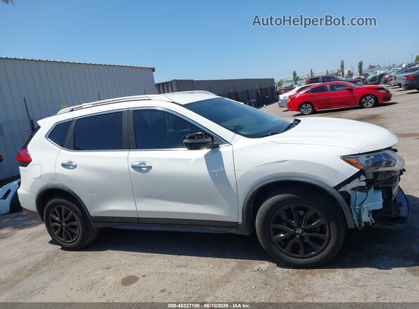 JN8AT2MT1HW133231 2017 NISSAN ROGUE White 360 interior view
