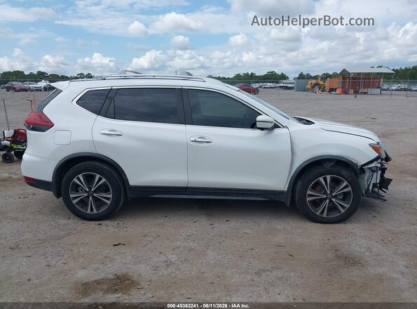 JN8AT2MT1KW252601 2019 NISSAN ROGUE White Widok wnętrza z tyłu
