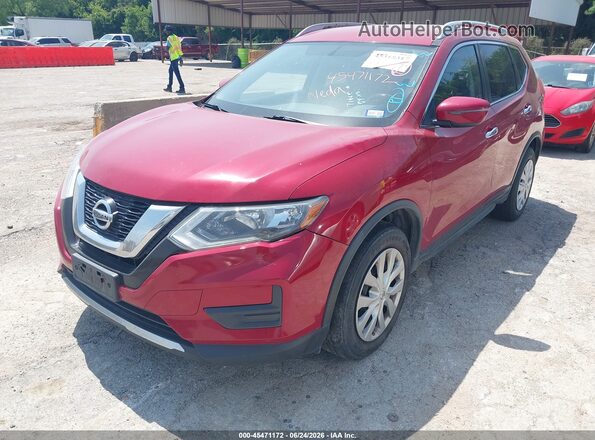 JN8AT2MT2HW384615 2017 NISSAN ROGUE Red Vista tres cuartos delantera izquierda