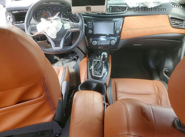 JN8AT2MT2JW485272 2018 NISSAN ROGUE Gray 