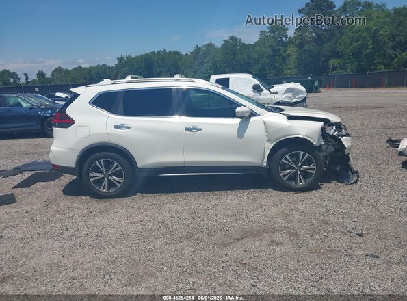 JN8AT2MT2LW002916 2020 NISSAN ROGUE Белый Вид задней части салона