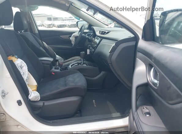 JN8AT2MT3GW003174 2016 NISSAN ROGUE White Front interior view