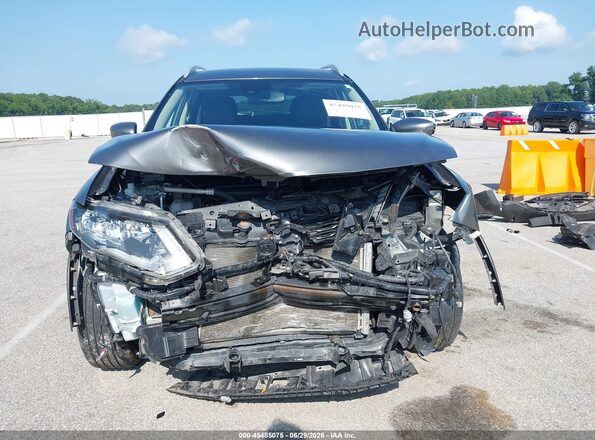 JN8AT2MT4HW146698 2017 NISSAN ROGUE Gray Vista interior trasera
