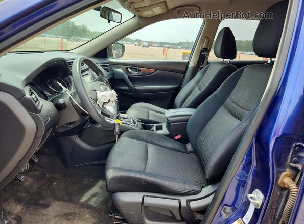 JN8AT2MT4HW150444 2017 NISSAN ROGUE Blue Вид салону спереду