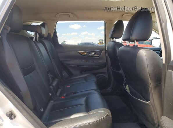 JN8AT2MT4HW390917 2017 NISSAN ROGUE Silver Սալոնի հետևի տեսք