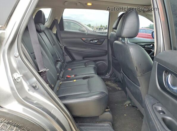 JN8AT2MT4HW398239 2017 NISSAN ROGUE Gray Vista interior trasera