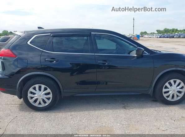 JN8AT2MT4HW400555 2017 NISSAN ROGUE Black Widok wnętrza z tyłu