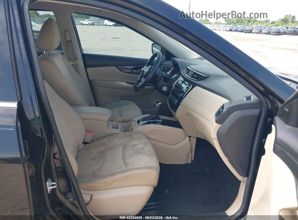JN8AT2MT4HW400555 2017 NISSAN ROGUE Black Widok wnętrza z przodu