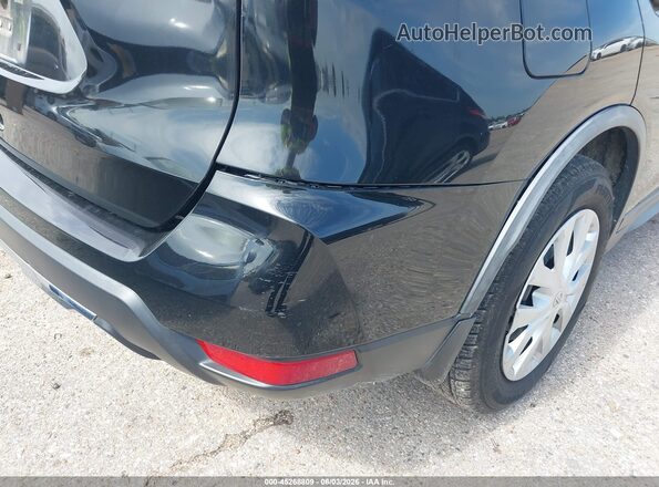 JN8AT2MT4HW400555 2017 NISSAN ROGUE Black Widok z przodu