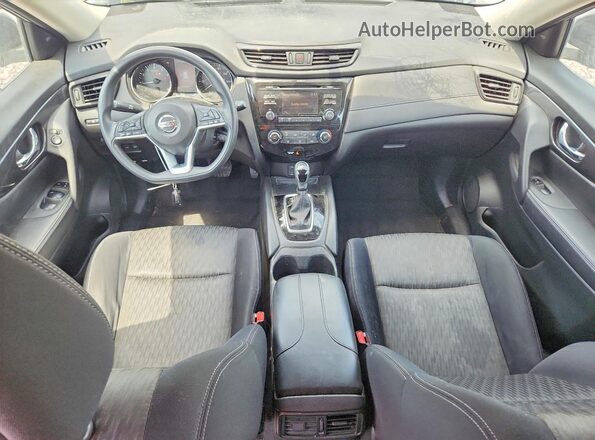JN8AT2MT4HW401513 2017 NISSAN ROGUE Silver Widok deski rozdzielczej