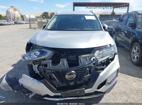 JN8AT2MT4JW454542 2018 NISSAN ROGUE Gray Rear interior view