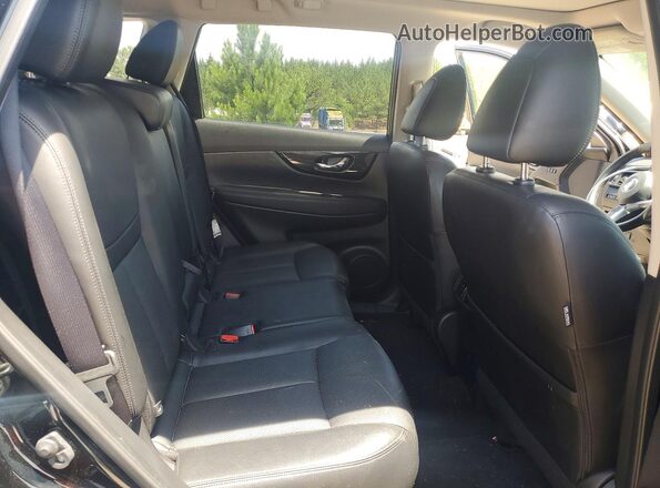 JN8AT2MT4JW489839 2018 NISSAN ROGUE Черный Вид задних сидений